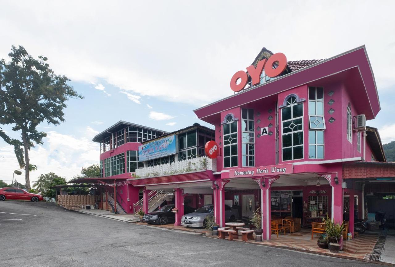 Oyo 89984 Noris Wang Homestay Lumut Ngoại thất bức ảnh