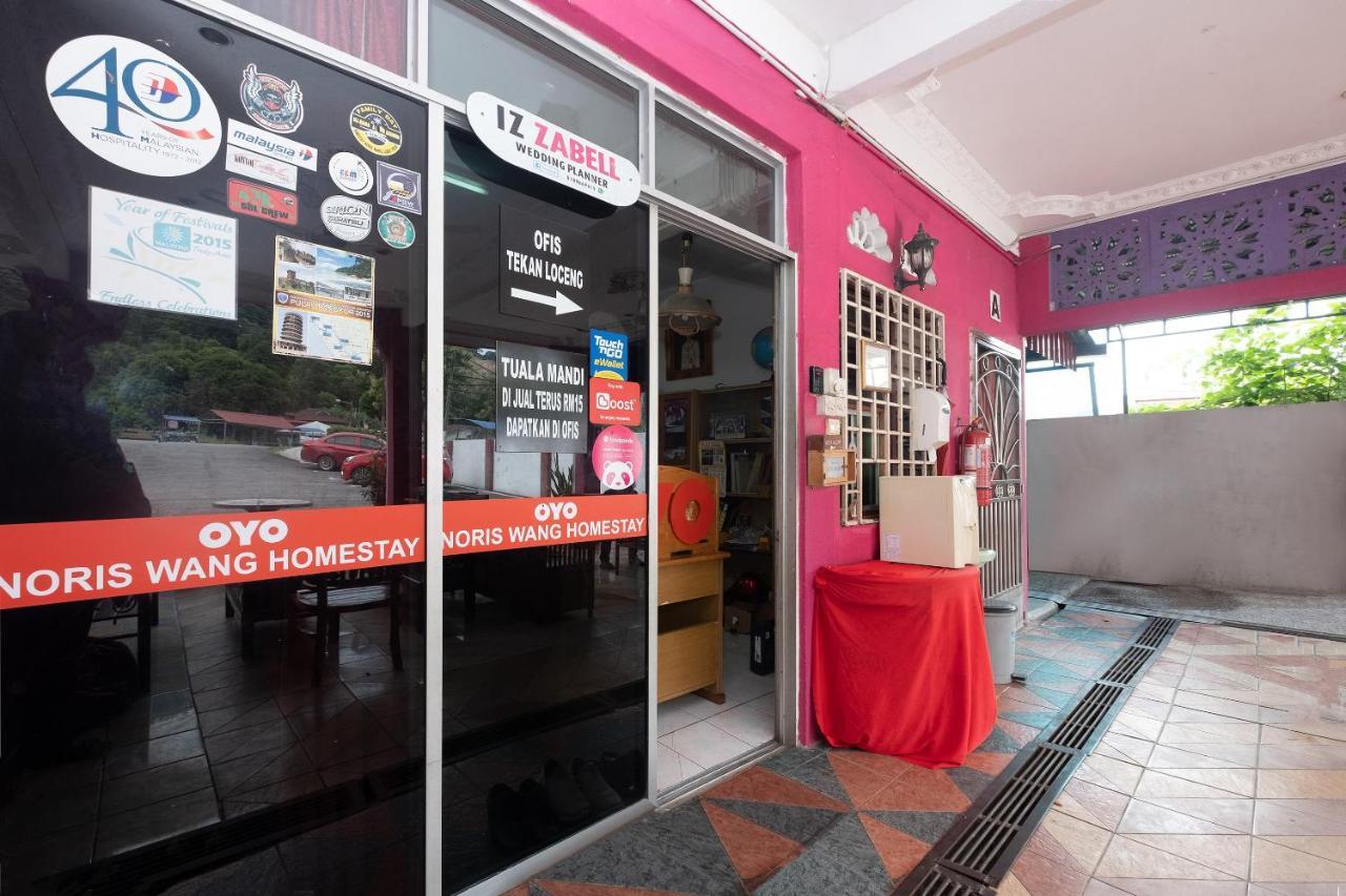 Oyo 89984 Noris Wang Homestay Lumut Ngoại thất bức ảnh