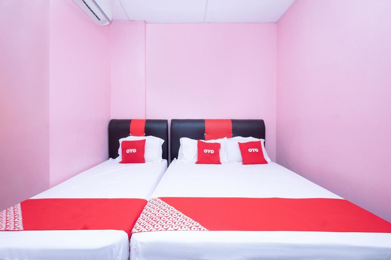 Oyo 89984 Noris Wang Homestay Lumut Ngoại thất bức ảnh