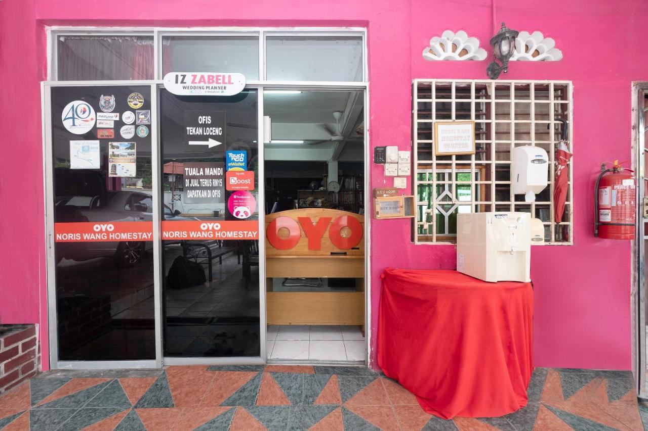 Oyo 89984 Noris Wang Homestay Lumut Ngoại thất bức ảnh
