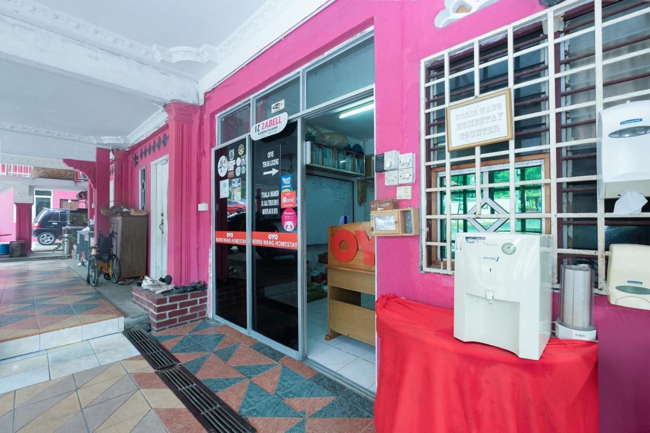 Oyo 89984 Noris Wang Homestay Lumut Ngoại thất bức ảnh