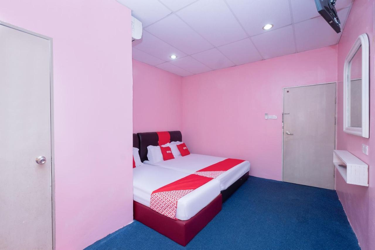 Oyo 89984 Noris Wang Homestay Lumut Ngoại thất bức ảnh