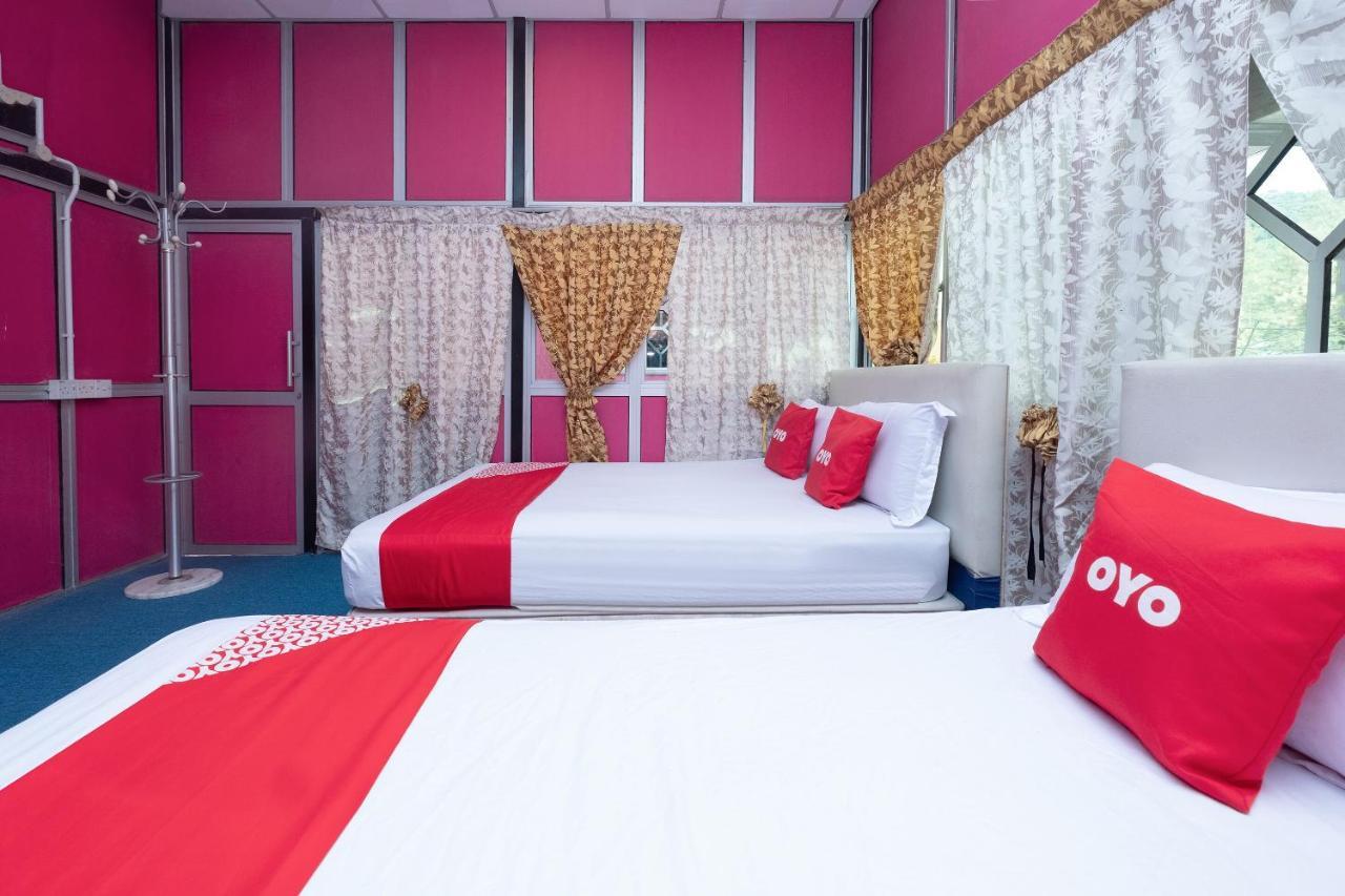 Oyo 89984 Noris Wang Homestay Lumut Ngoại thất bức ảnh