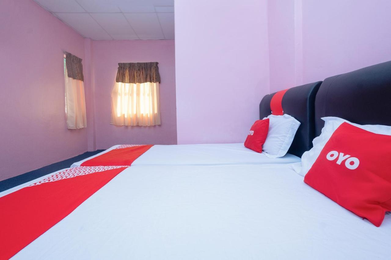 Oyo 89984 Noris Wang Homestay Lumut Ngoại thất bức ảnh